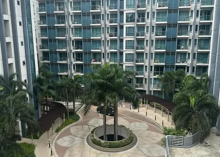 Sheila's Condotel At One Palm Tree *