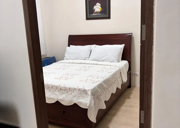 Sheila's Condotel At One Palm Tree Апартаменты